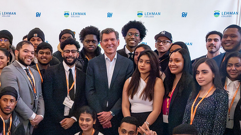 After the discussion, KPMG CEO Paul Knopp met with Lehman students.